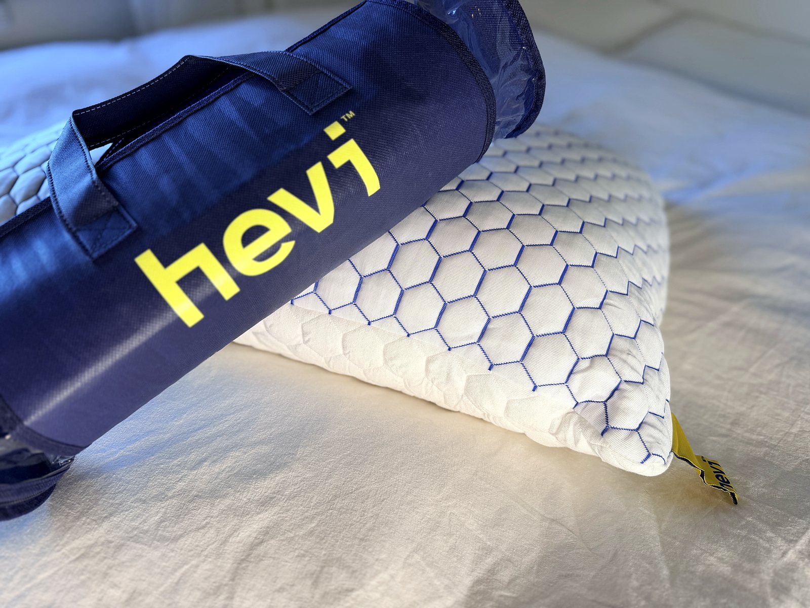 Anatomický vankúš Hevi Pillow 50×70 a taška s logom hevi
