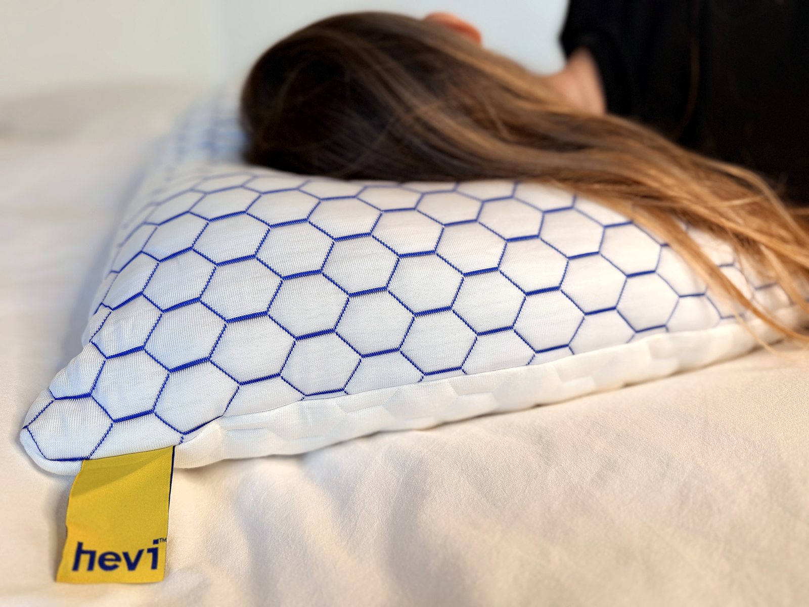 Test a recenzia anatomického vankúša Hevi Pillow 50×70 pri spaní na bruchu